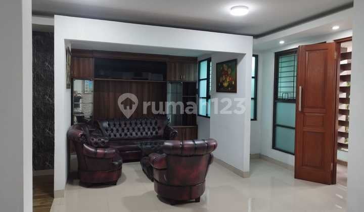 Dijual Rumah Siap Huni di Cipete Lokasi +/- 700 Meter ke Stasiun MRT Haji Nawi