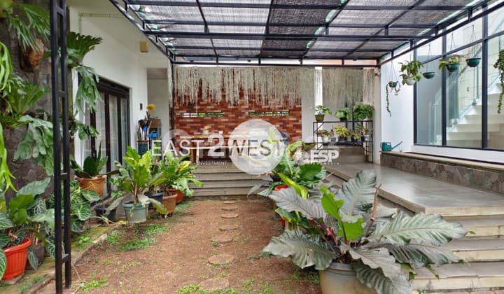 Kavling Luas dengan Rumah Villa Jati Indah Cileunyi Kulon Bandung