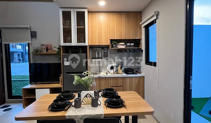 Cuma 800 Jt! Rumah Mezzanine Modern, Murah di Panjibuwono Bekasi City