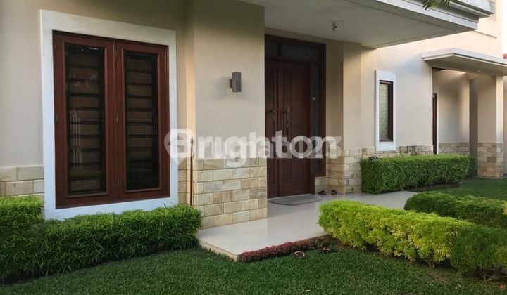 RUMAH MEWAH LUAS ASRI FULL FURNISH AMAN DAN BEBAS BANJIR LOKASI STRATEGIS