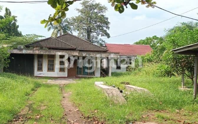 RUMAH TANAH LUAS LOKASI PINGGIR JALAN UTAMA SUKARAME,SUMATERA SELATAN