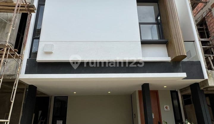 Town House Mewah Baru Tengah Kota Alang Alang Lebar Sumatera Selatan