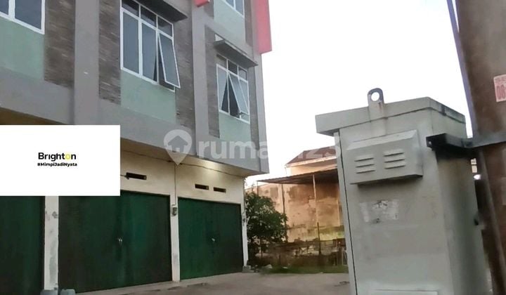 Ruko 2,5 Lantai Lokasi Ramai Cocok Untuk Usaha