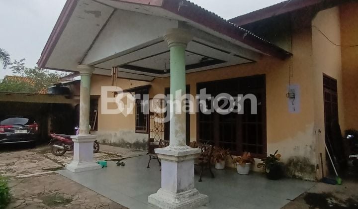 RUMAH BESAR LUAS HOOK POSISI STRATEGIS AMAN KALIDONI SUMATERA SELATAN