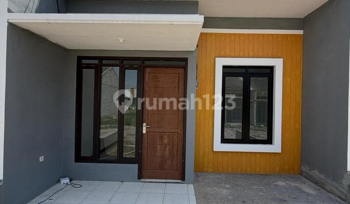 Cheap House for Sale in Bandung, Strategic Access, Flood-Free