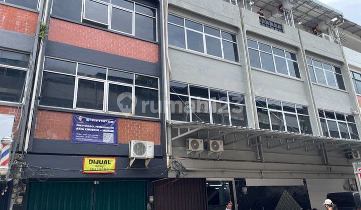 Dijual Ruko Baru Renovasi Siap Huni di Grogol Jakarta Barat