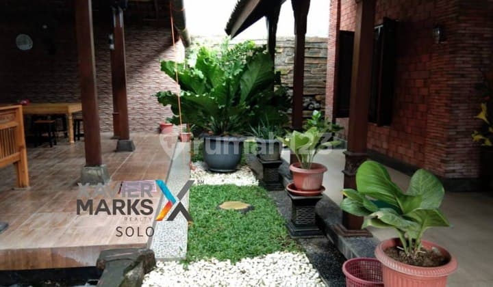 Rumah Nyaman Gaya Jawa Di Kadipiro Solo