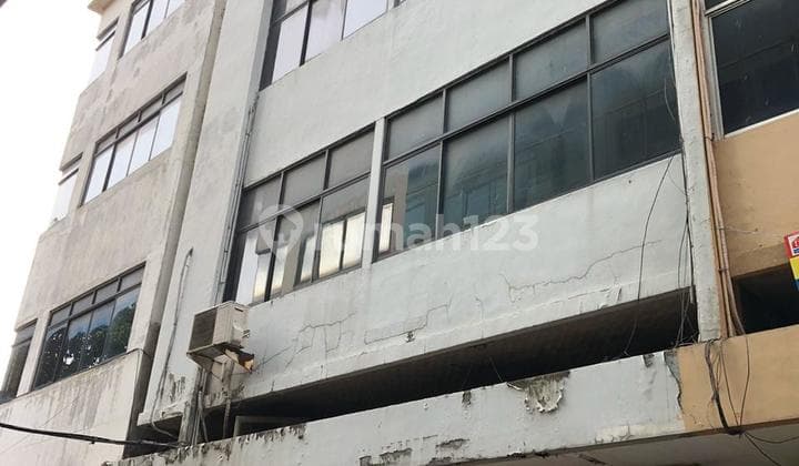 Attached Shophouse Hayam Wuruk North Facing 5 Floors