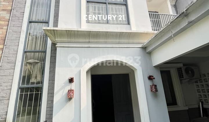 For Sale: Ready-to-Live Comfortable Luxury House in Bintaro Sector 9