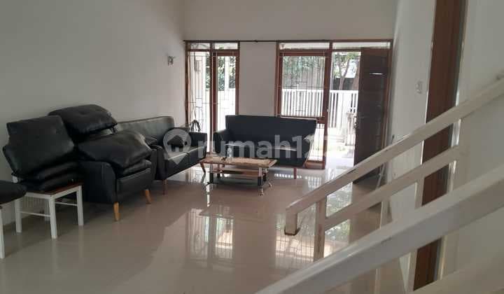 "Disewakan Rumah Komplek Antapani Bandung Strategis dan Nyaman