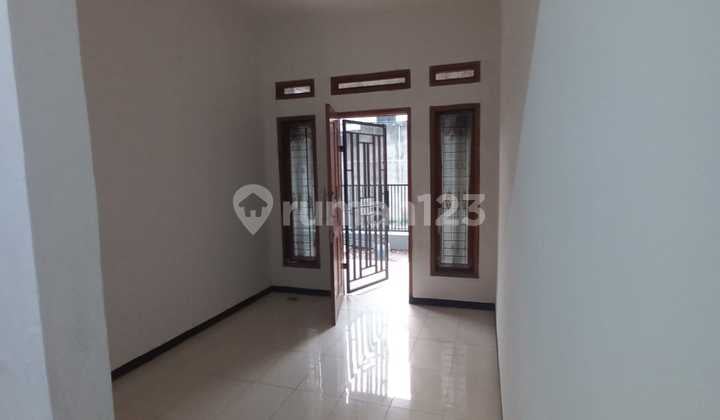 Rumah 2 Lantai Siap Huni Nyaman di Turangga Bandung