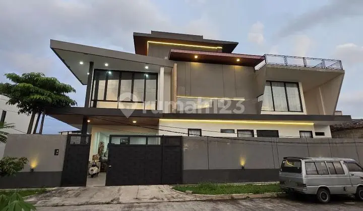 "Luxury House for Sale in Taman Kopo Katapang, Bandung – Strategic and Lush Environment"
