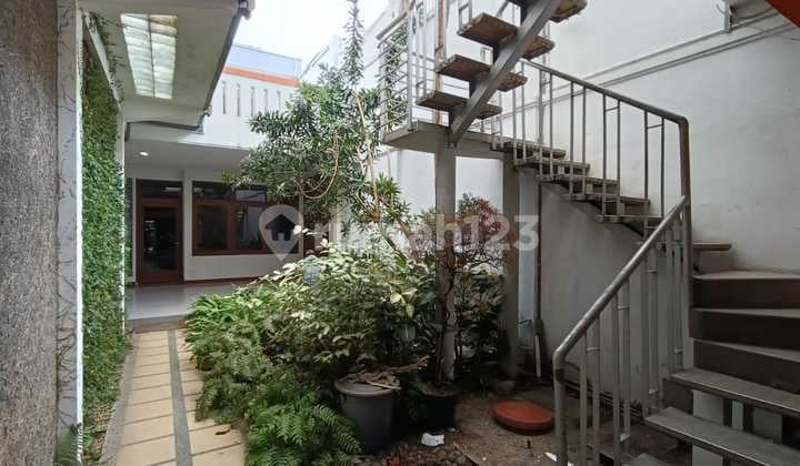 "Dijual Rumah 2 Lantai di Jalan Lombok Bandung Nyaman Strategis