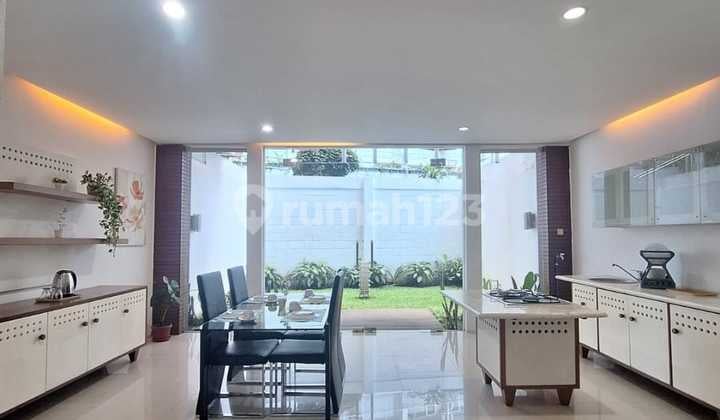 Y. Disewakan Town House Beverly Dago Bandung Cihampelas,Tamansari