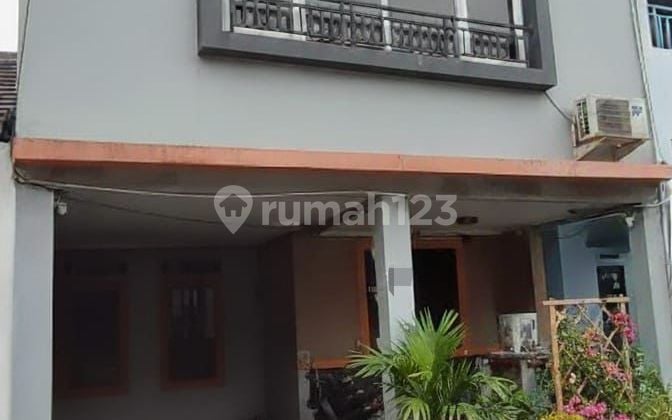 "Dijual Cepat Rumah Strategis 3 Lantai Komplek Sariwangi Bandung