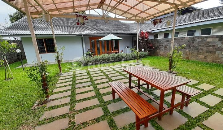"Dijual Villa Terawat di Daerah Cipaku Paseh Bandung Furnish
