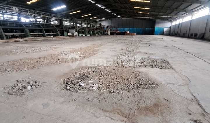 Warehouse for Rent in Cimahi Area, Strategic Container Access