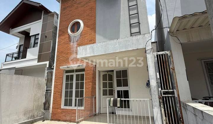 "Dijual Rumah 2 Lantai Siap Huni di Arcamanik Bandung Strategis