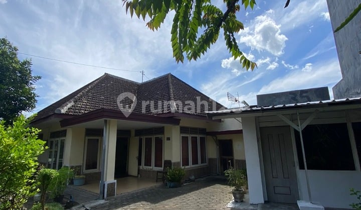 Cheap Rp.8 million/M2 For Sale House Land Calculation Mahakam Street - Klojen - Malang City, East Java - Vintage Instagrammable Suitable for Cafe, Restaurant, Kopitiam