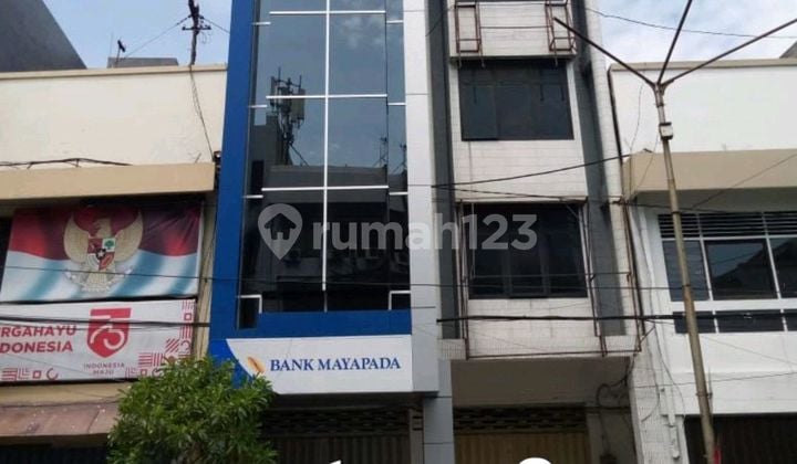 For Sale: Two Adjacent Shophouses in Kembang Jepun - Nyamplungan - Pabean Cantikan, Central Surabaya, Suitable for All Types of Businesses, Bank, Office, Shop, Cafe, Restaurant, etc. - Spacious Car Parking - Fronts Directly onto Main Commercial Road - SHM Certificate.