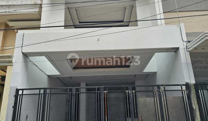 Jual Rumah Bagus 3lt di Kayu Putih