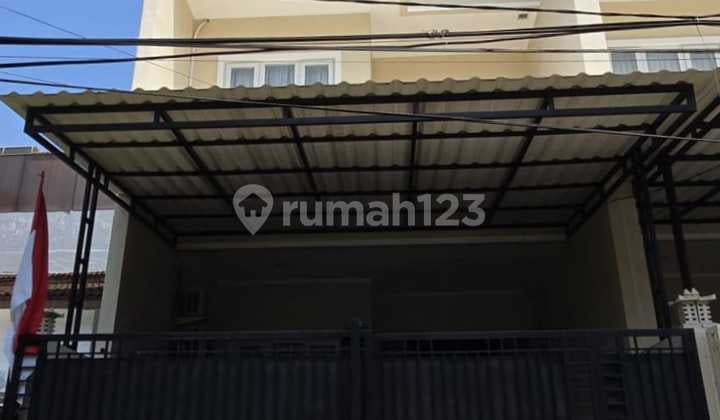 Nice 3-Story House for Sale in Sunter
