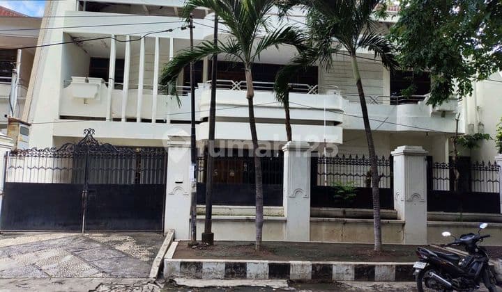 Rumah Second Dharmahusada Indah Lokasi Strategis Hadap Selatan