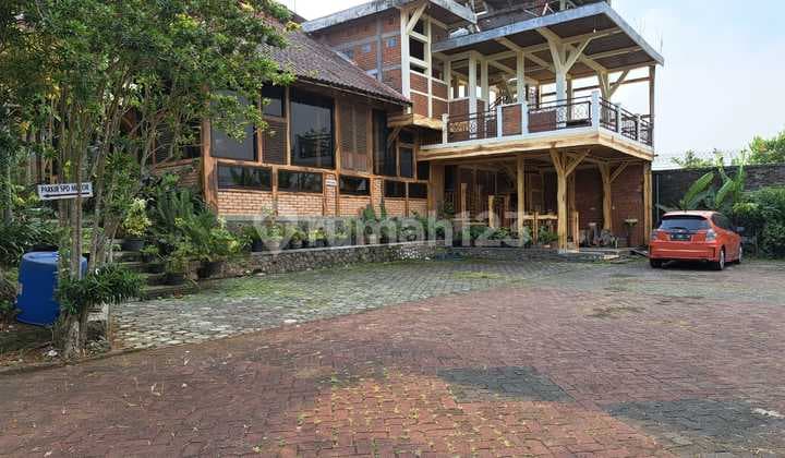 Villa/guesthouse jual, lokasi atas bukit, bergaya rustic alam