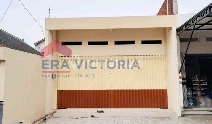 Ready-to-Use Rented Shophouse Near Pakis Market High Ceiling