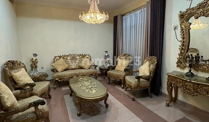 Di Jual Rumah 2 Lantai Bagus Furnished di Jl. Tebet Dalam, Jakarta Selatan