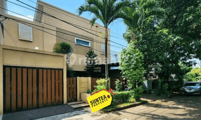 Rumah Besar Bintaro Sektor 3 Tangerang Selatan - 5 KT + Kolam Renang, Harga Nego! (Im)