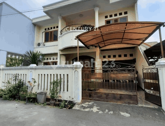 For Quick Sale: Ready-to-Occupy 2-Story House in Tanjung, South Jakarta CW16540