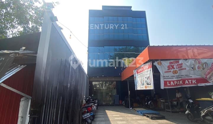 Dijual Ruko 3 Lantai Terawat Dekat Stasiun di Klender Jakarta Timur