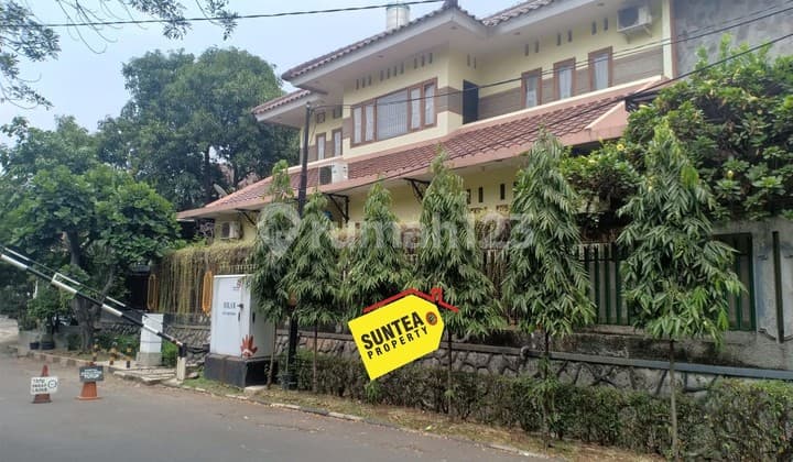 Large and Spacious 2-Storey House in Excellent Condition, Easy Access in Sector 2 Bintaro (Im)