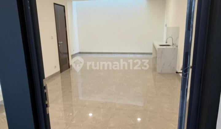 Rumah, 2 Lantai, SHM, Bebas Banjir