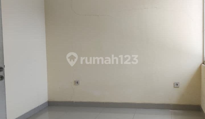 Rumah, 2 Lantai, PPJB, Dekat Pusat Perbelanjaan, Siap Huni