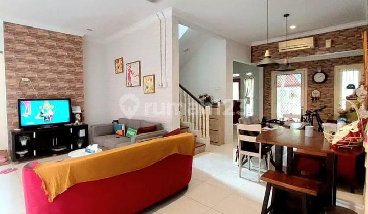 Dekat Akses Tol, Rumah, 2 Lantai, SHM