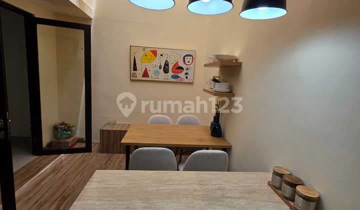 Rumah, 2 Lantai, SHM