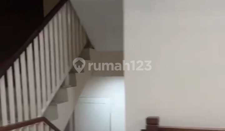 Rumah Siap Huni, 2 Lantai, SHM di Sektor 7, Bintaro