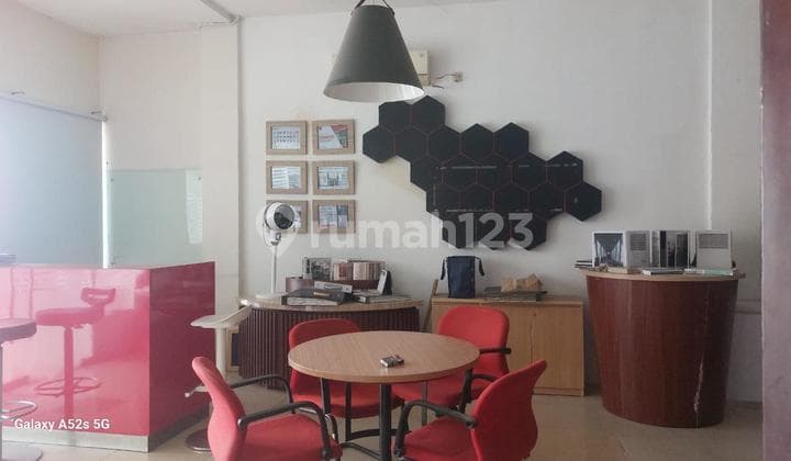 Dekat Akses Tol, Ruang-Usaha, 2 Lantai, SHM, Dekat Taman Kota, Bebas Banjir