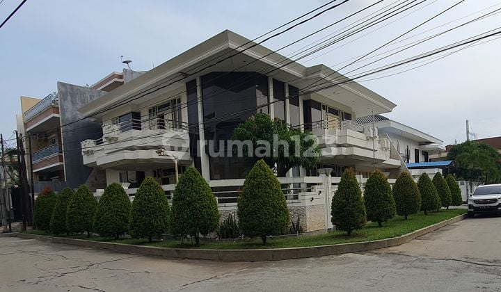 Rumah Di Komplek Old Money Pluit Putri - Posisi Hook