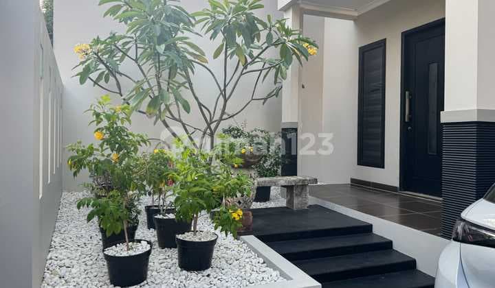 Rumah Modern 2 Lantai di Cipinang Timur - Semi Furnished