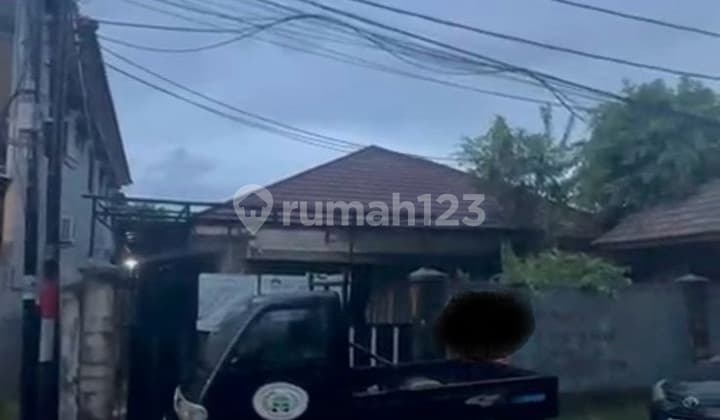 Old House in Cililitan, East Jakarta - Area 605 M2