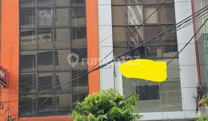 Ruko Gandeng 2 di Jl. Pintu Air, Jakarta Pusat - 4.5 Lantai
