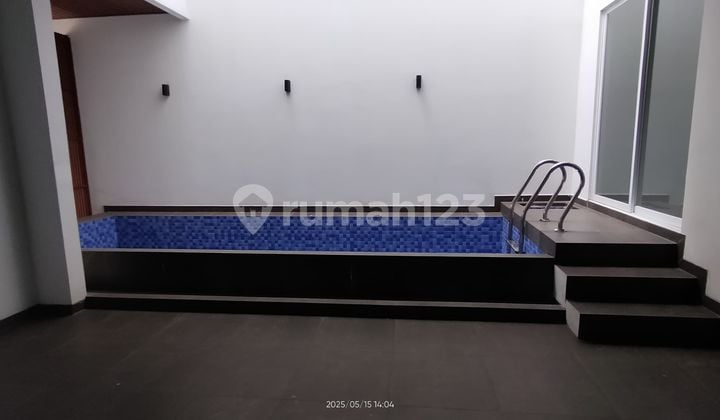 RUMAH BARU di Sunter Garden, Luas 240 m2 - Ada Kolam Renang