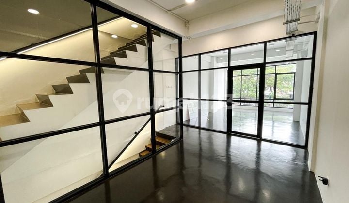 Ruko baru full renovasi di Sunter danau utara rooftop utk cafe