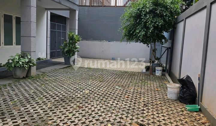 Rumah Cikini Menteng 2 Lt Area Premium Ada Pool Shm Jakpus