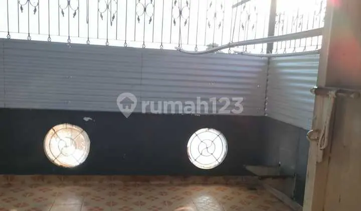 3-Story Shophouse in Sunter, Main Road, Rarely Available, Ready to Negotiate
