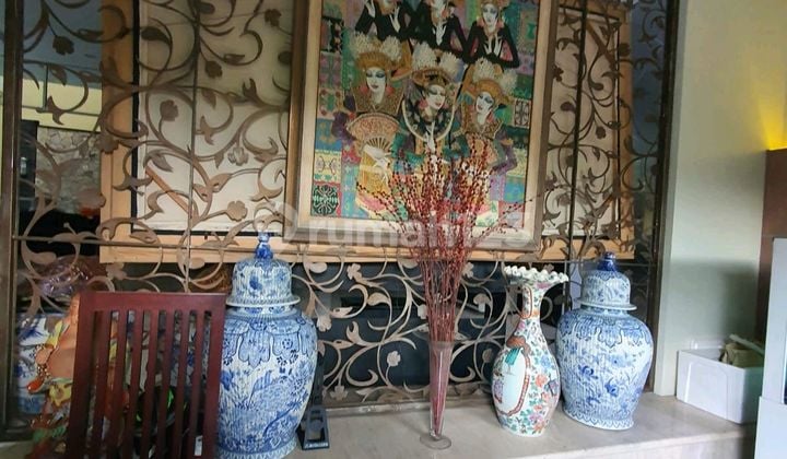 Rumah Sunter Mewah Ada Pool Siap Huni SHM Bagus Murah Nego