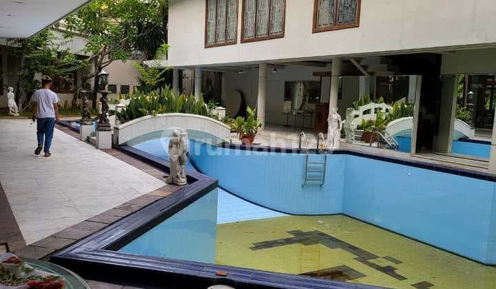 Luxury House in Kelapa Gading with Swimming Pool